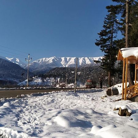 Everest Guest House กุลมาร์ค ภายนอก รูปภาพ