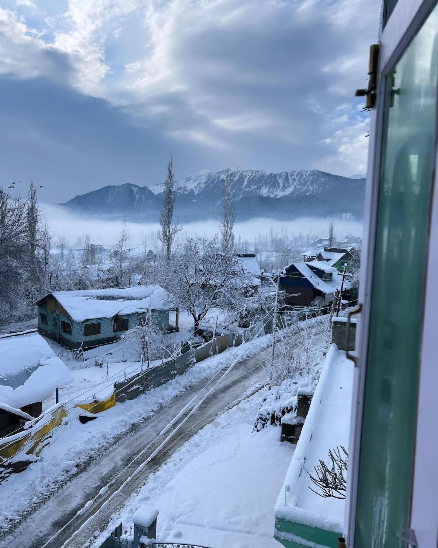 Everest Guest House กุลมาร์ค ภายนอก รูปภาพ