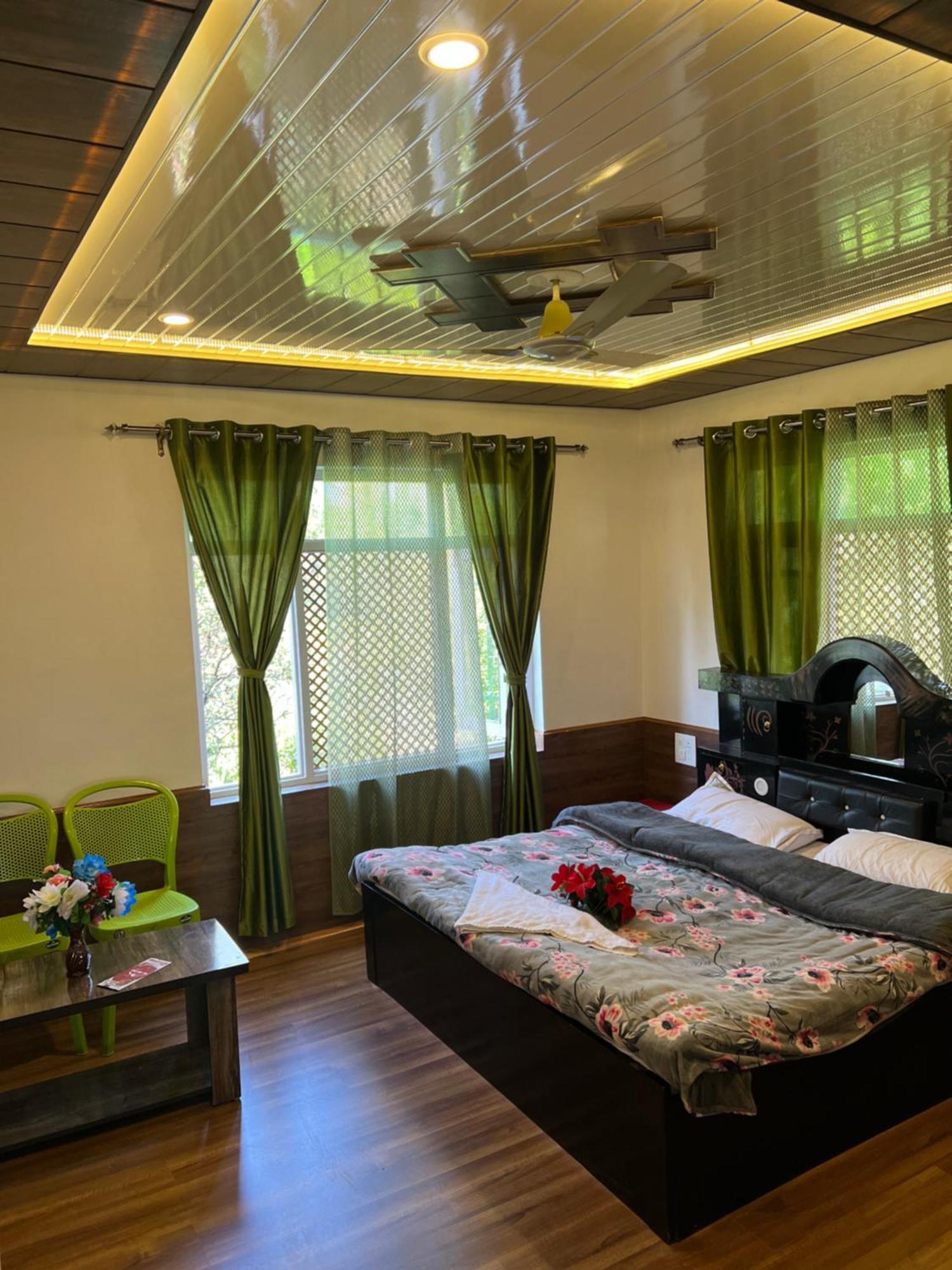 Everest Guest House กุลมาร์ค ภายนอก รูปภาพ
