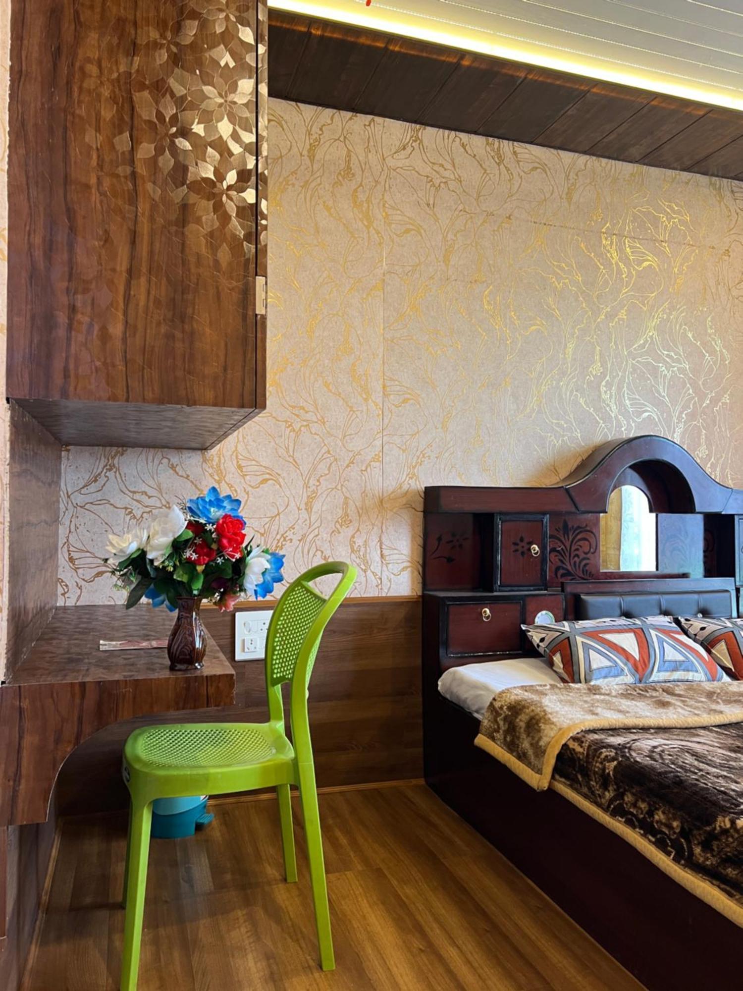 Everest Guest House กุลมาร์ค ภายนอก รูปภาพ